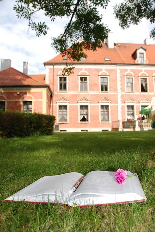 Lezno Palace Buitenkant foto