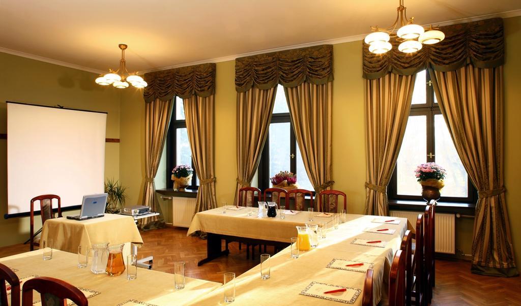 Lezno Palace Buitenkant foto
