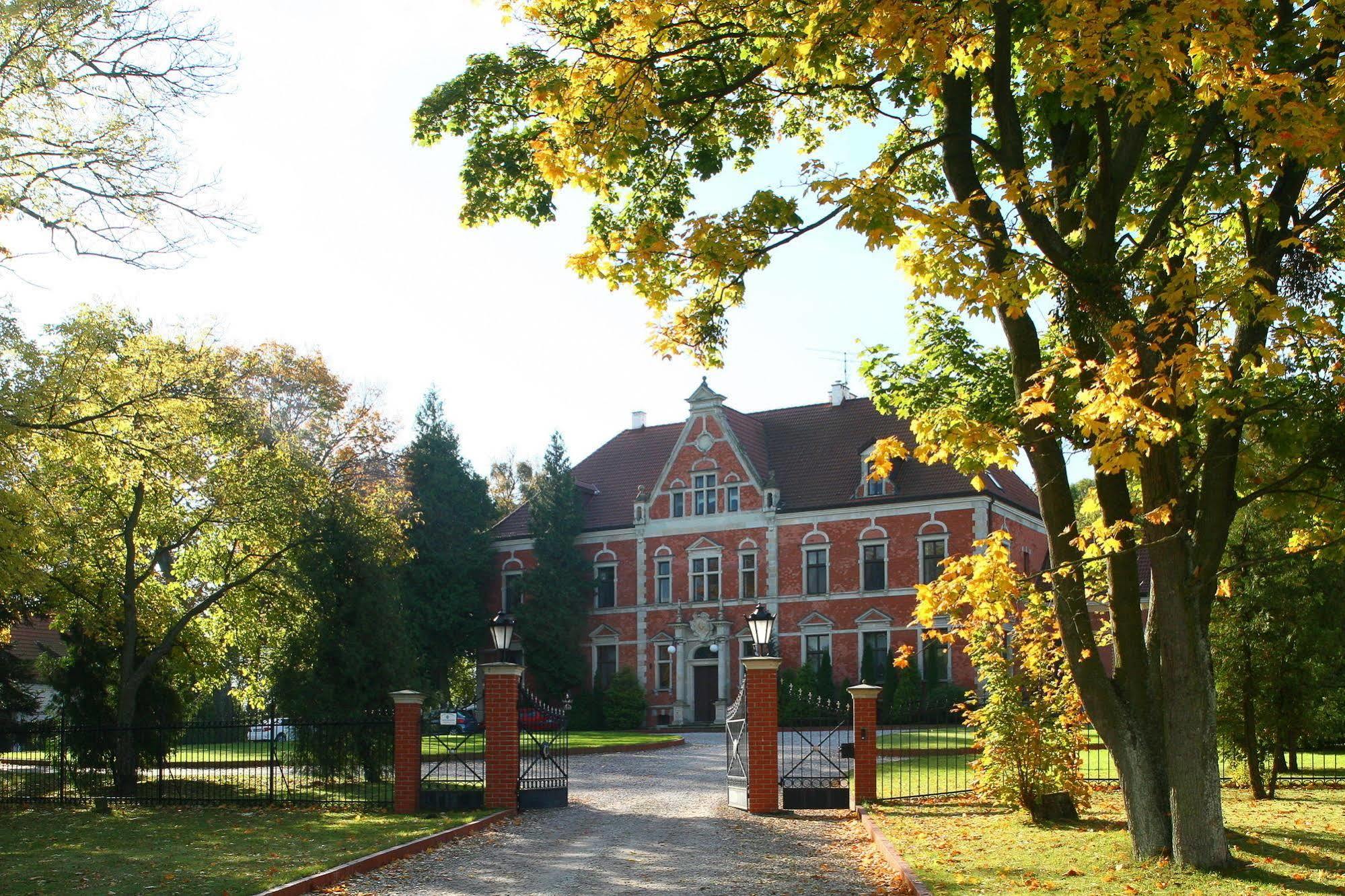 Lezno Palace Buitenkant foto