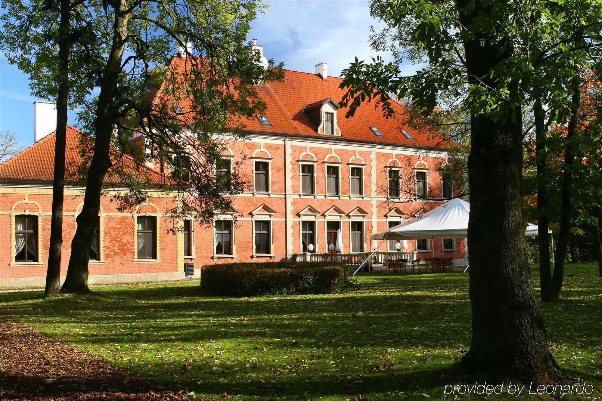 Lezno Palace Buitenkant foto