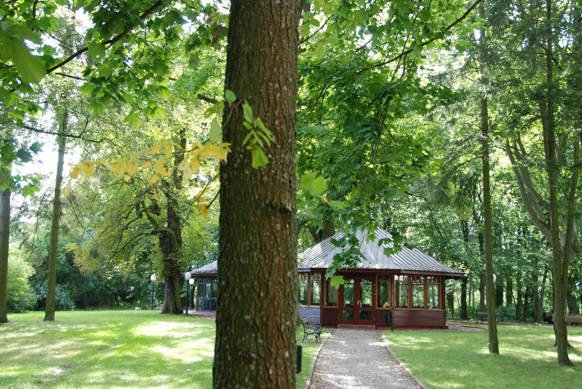 Lezno Palace Buitenkant foto