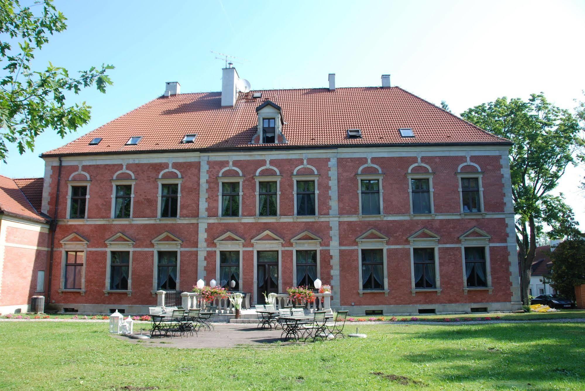 Lezno Palace Buitenkant foto