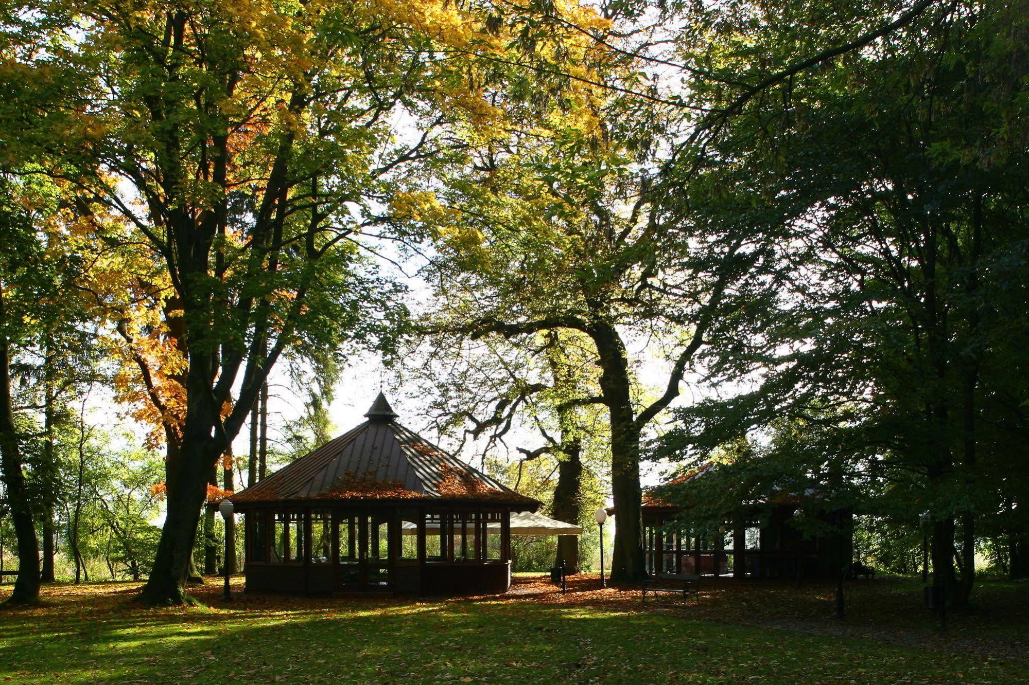 Lezno Palace Buitenkant foto